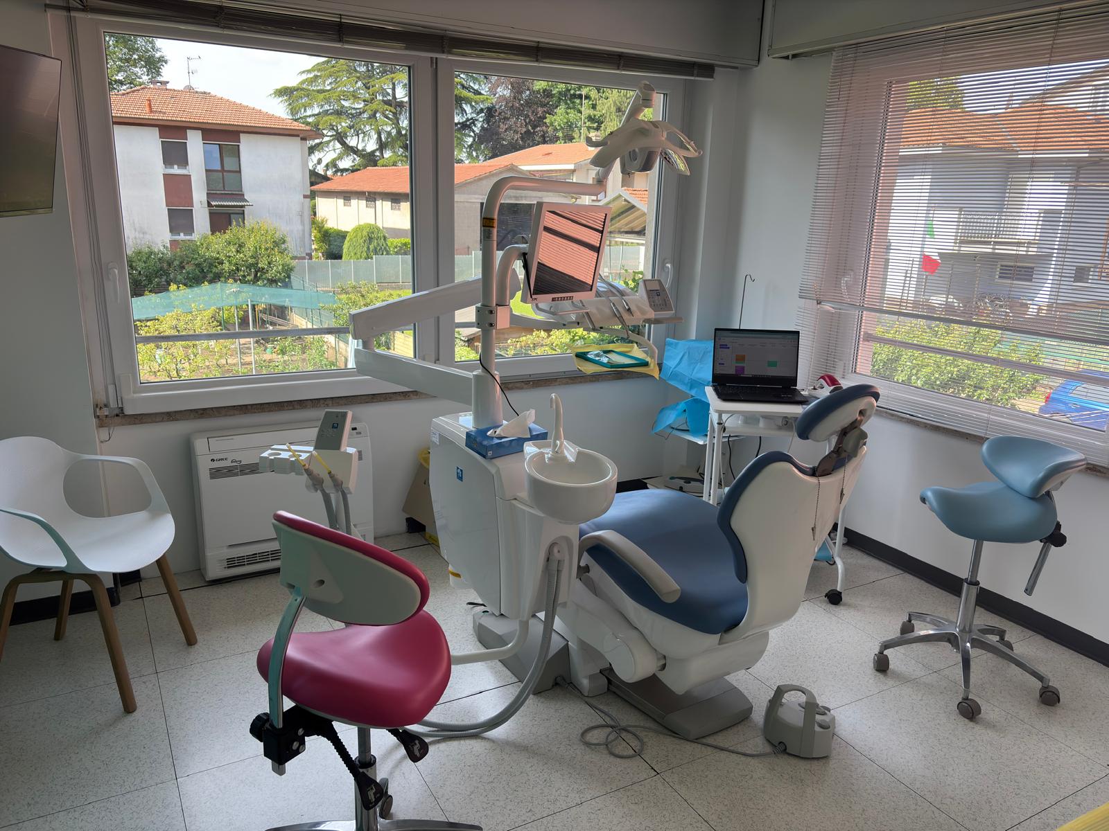 studio dentistico moderno diagnosi digitale mal di denti cosa fare